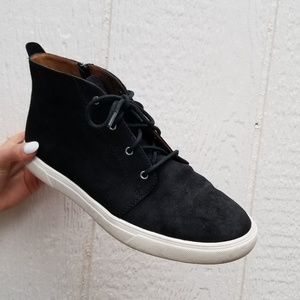 Ankle sneakers
